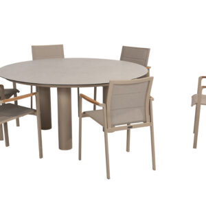 Stolica Cortina, latte