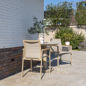 Stolica Cortina, latte