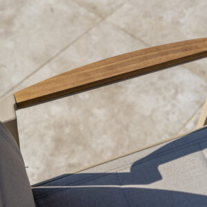 Stolica Cortina, latte