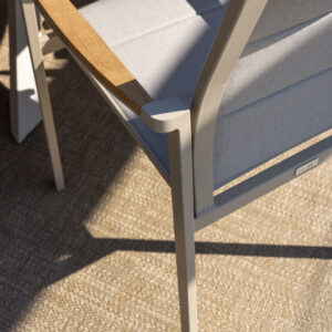 Stolica Cortina, latte