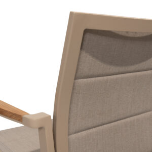 Stolica Cortina, latte